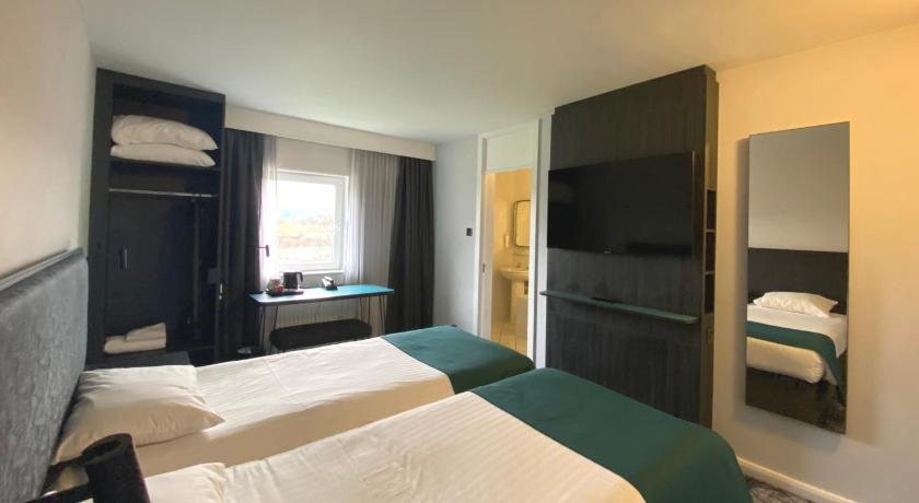 Image of Superior Twin Room 1