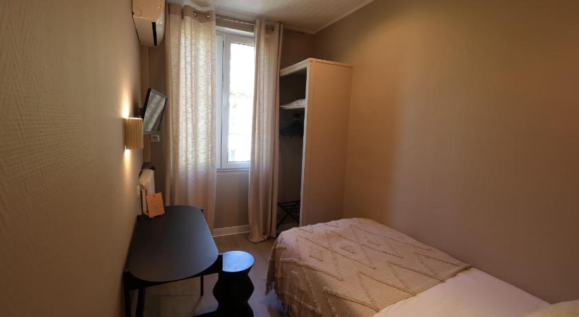 Image of Single Room 8
