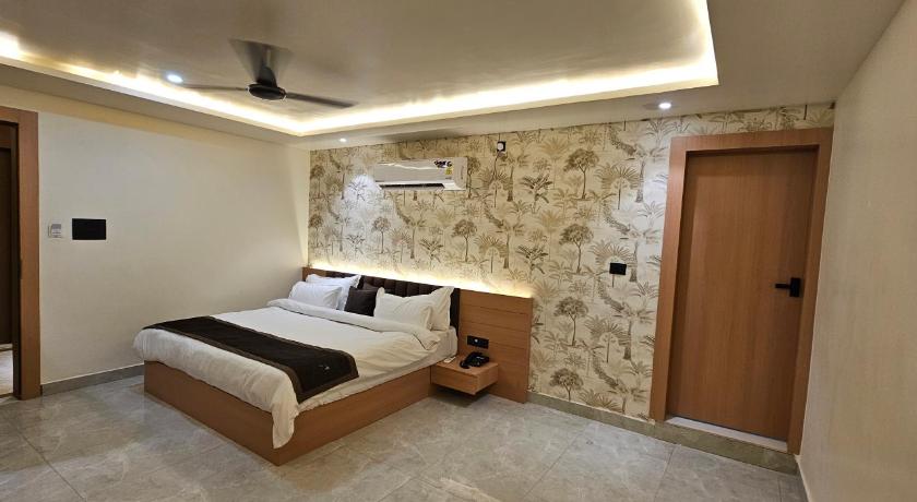 Velara Hotel & Banquet - image 12