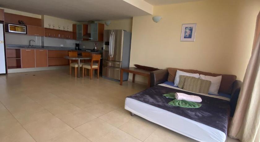 Image of Family Room with Sea View 12