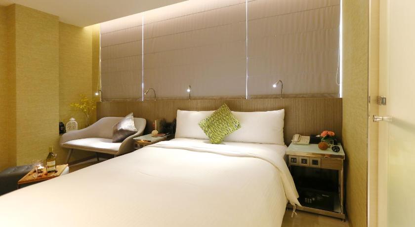 Image of Grand Double Room - Non Smoking 7