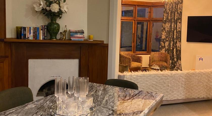 Image of Apartment 2 16