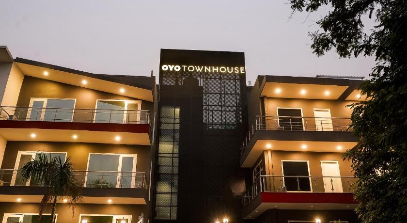 Townhouse Galleria Market Near Golf Course Road - image 11