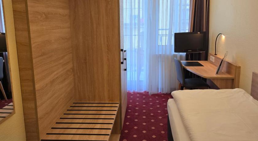 Image of Single Room 1