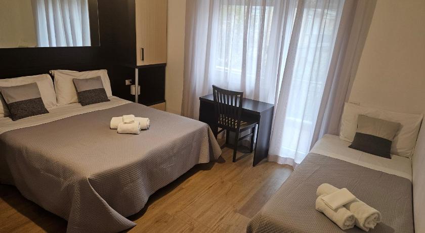 Image of Triple Room 1