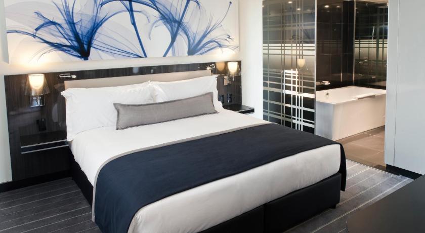 Image of Luxury Suite 0
