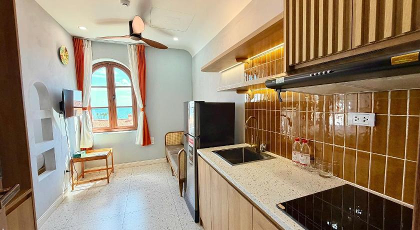 Phòng Gia Đình Nhìn Ra Biển (Family Room with Sea View)