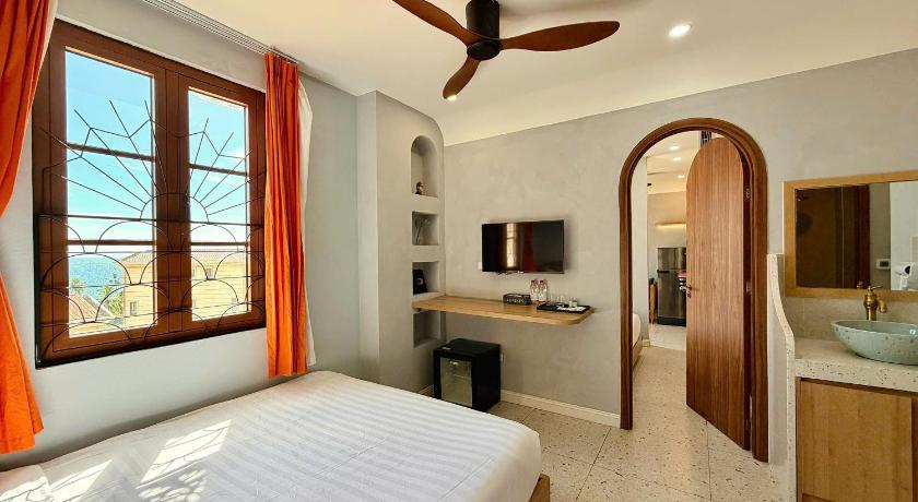 Phòng Gia Đình Nhìn Ra Biển (Family Room with Sea View)