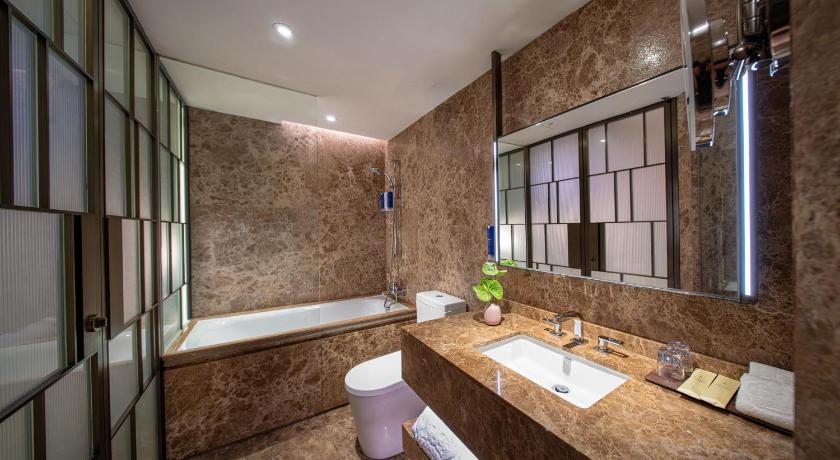 Image of Executive Suite 2