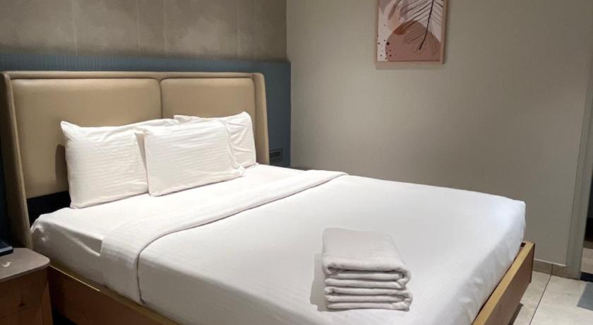 Image of Executive Suite 10