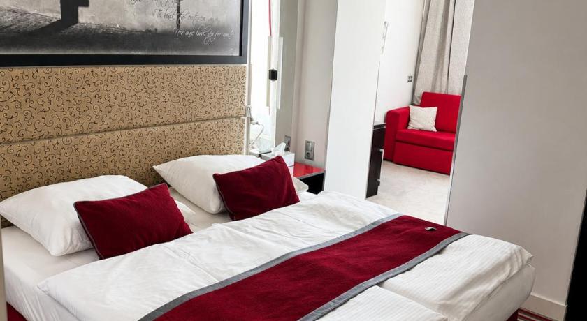 Image of Superior Triple Room 0