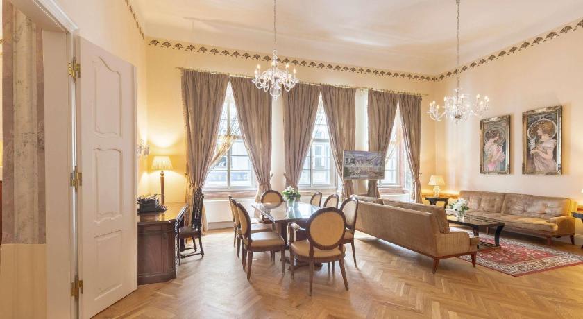 Image of Mucha King Suite with Street View 3