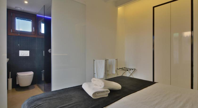 Lonja Suites Apartments photo