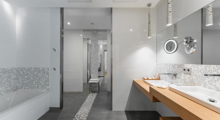 Image of Junior Suite with Terrace - Main building 6
