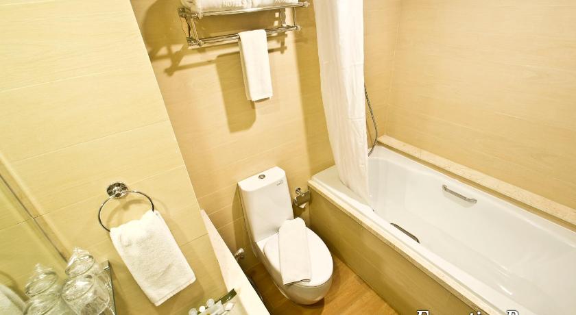 Image of Corner Executive Double Room 9