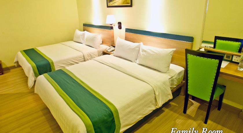 Image of Grand Family Room 1