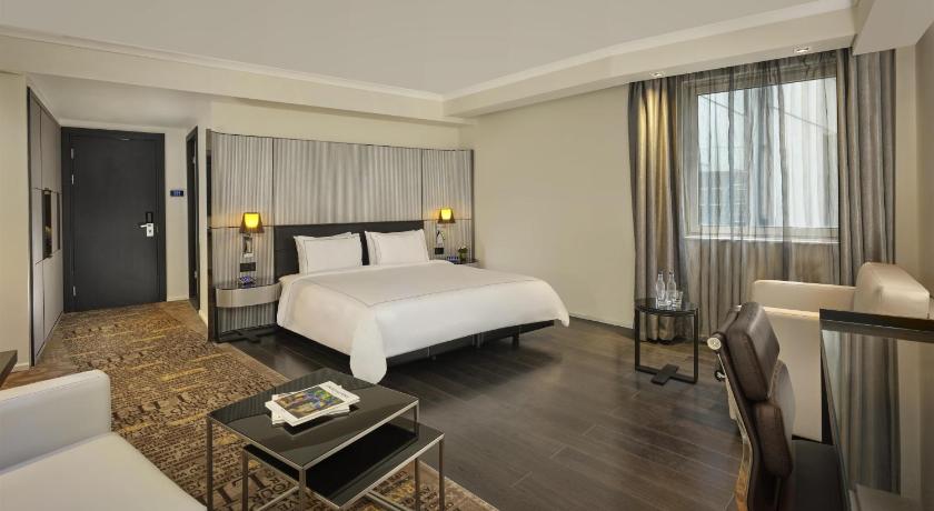 Image of Executive Studio 0