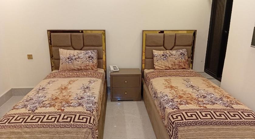 SI Family Hotel Johar Town Lahore - image 16