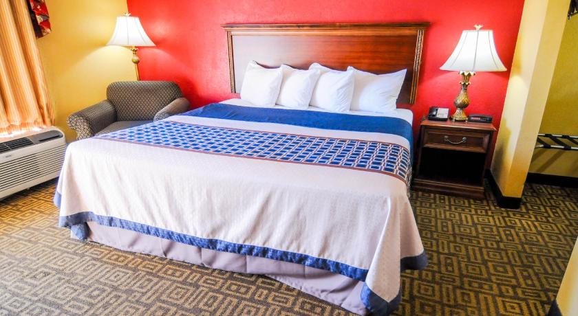Heritage Inn photo