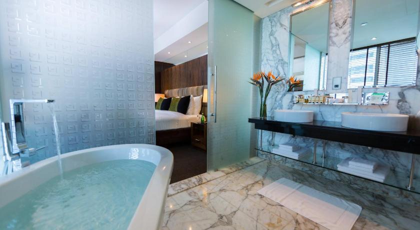 Image of Deluxe Corner King Room - Non-Smoking 7
