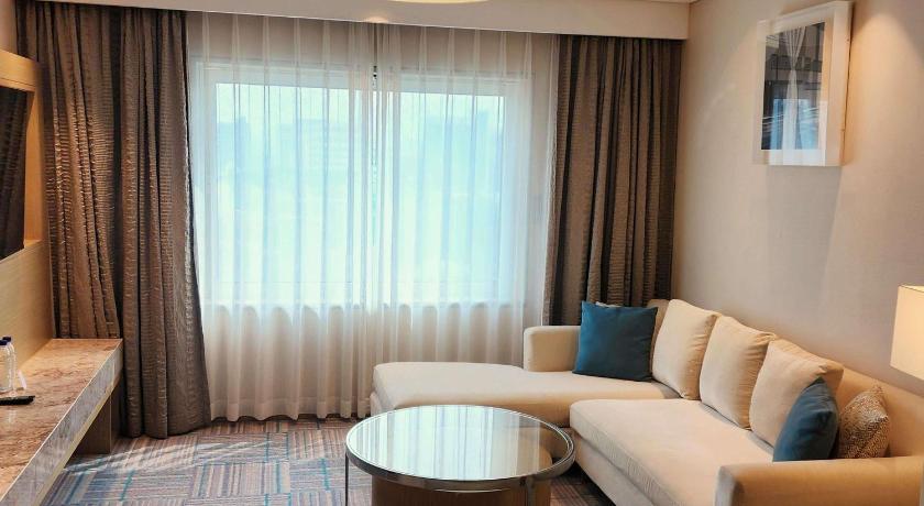Image of Premier Queen Room 6