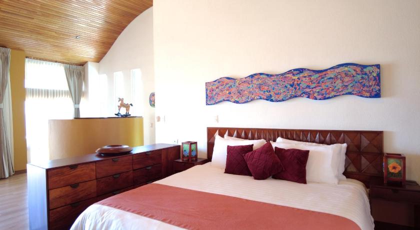 Image of Ultra Villa King Bed 10