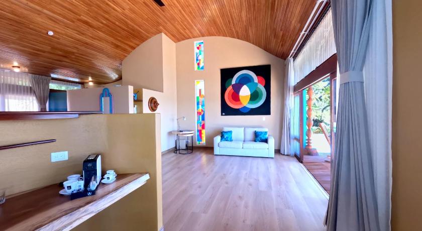 Image of Ultra Villa King Bed 5