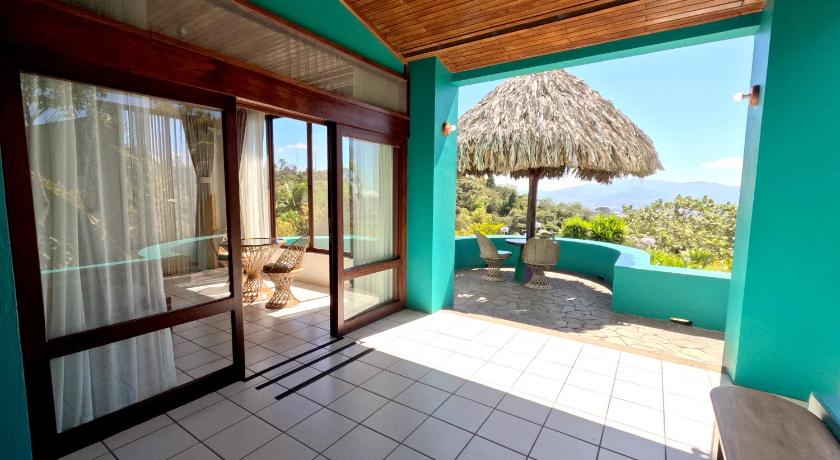 Image of Ultra Villa King Bed 1
