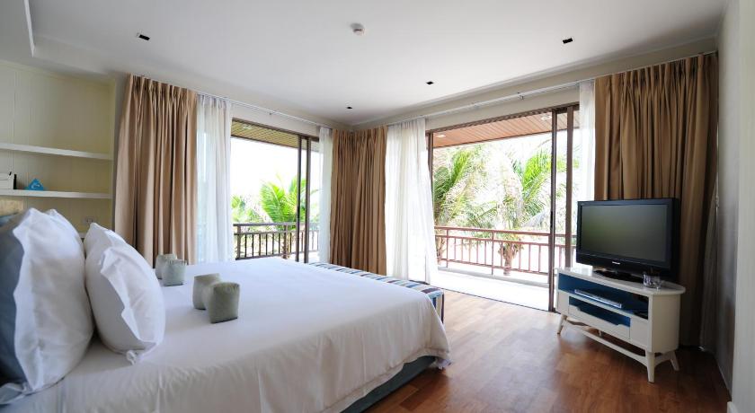 Image of 4-Bedroom, Beachfront Private Pool Villa, Non-Smoking 9