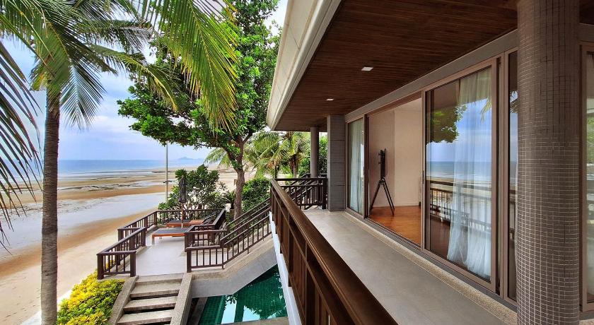 Image of 4-Bedroom, Beachfront Private Pool Villa, Non-Smoking 4