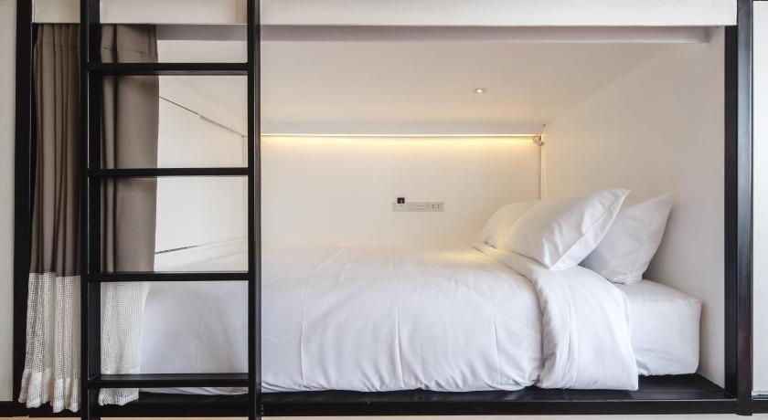 Image of Double Bunk Bed Mixed Dormitory - Queen Size (Price Per Bed) 3