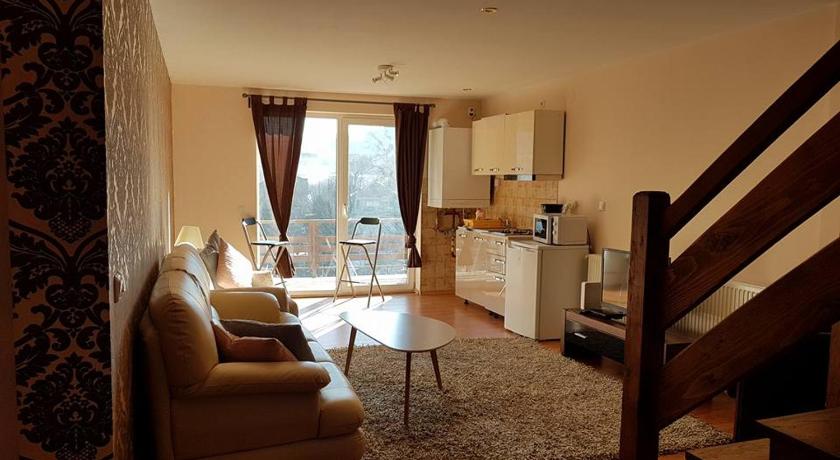 Prahova Valley Apartment — Hotel in Sinaia