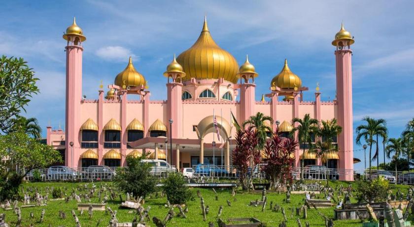 Hotel O Tropical Lodge – Kuching, CA