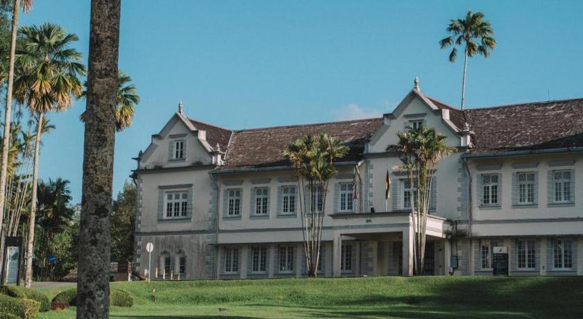 Hotel O Tropical Lodge – Kuching, CA