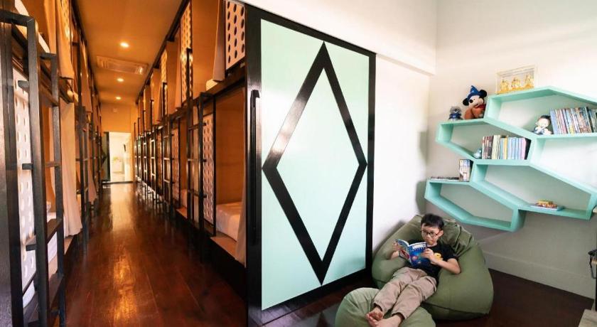H2B Hostel – Ko Phuket, WY