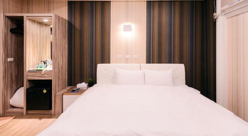 Image of Deluxe Double or Twin Room 4