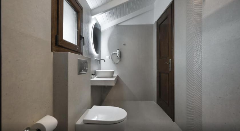 Image of Superior Studio (3 Adults) 12