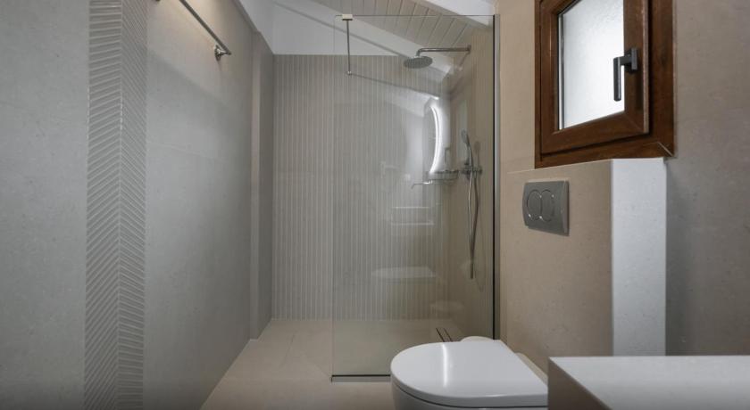 Image of Superior Studio (3 Adults) 2