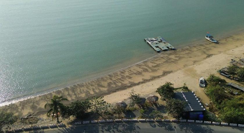 Cat Ba SOL Beach - image 2