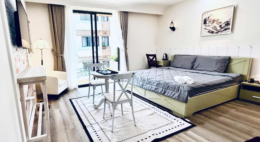 Studio Có Ban Công (Studio with Balcony)
