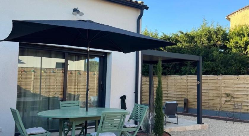 Esprit Luberon, Le Cyprès logement entier