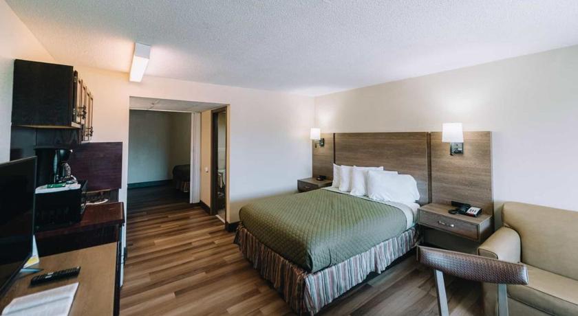 Image of Deluxe Family Suite 1