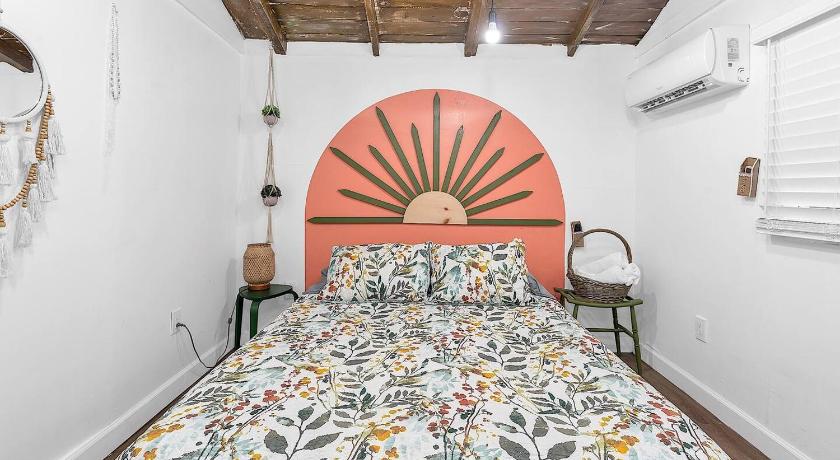 Private and Secluded Studio in Little Havana - 6V
