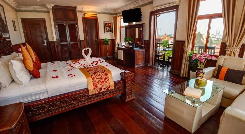Image of OKAY Suite 9