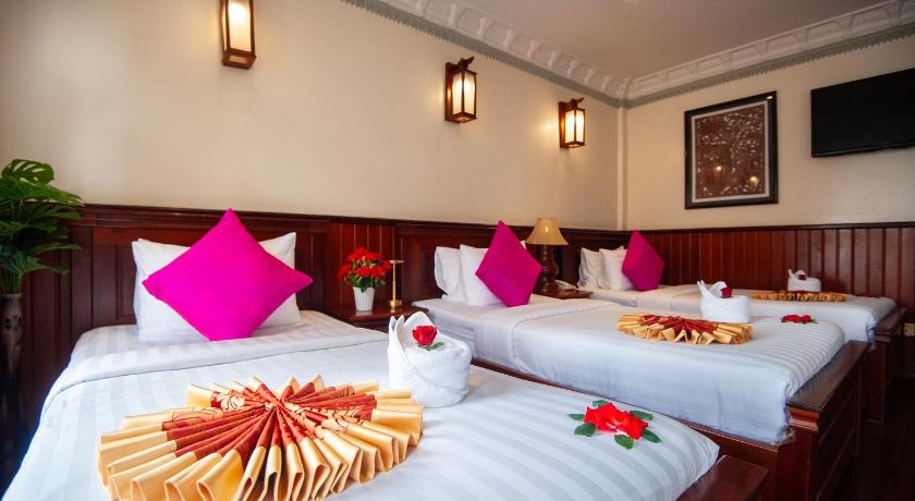 Image of Superior Triple Room 8