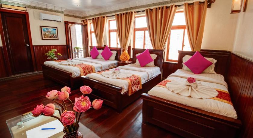 Image of Superior Triple Room 4
