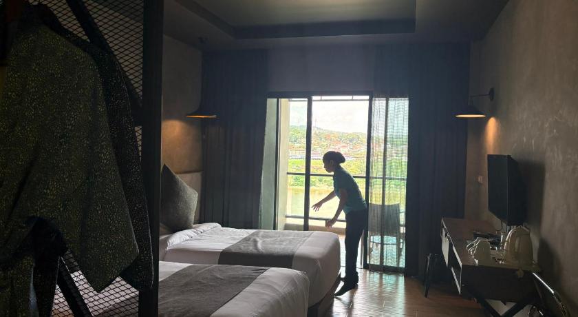 Image of Deluxe River View Twin Room with Balcony 13