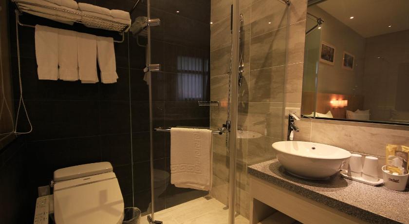 Image of Standard Quadruple Room 9