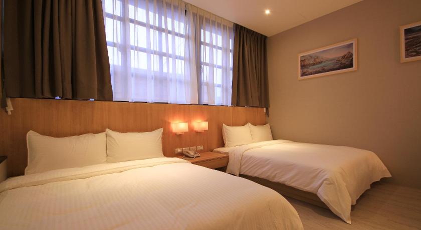 Image of Deluxe Family Room 4
