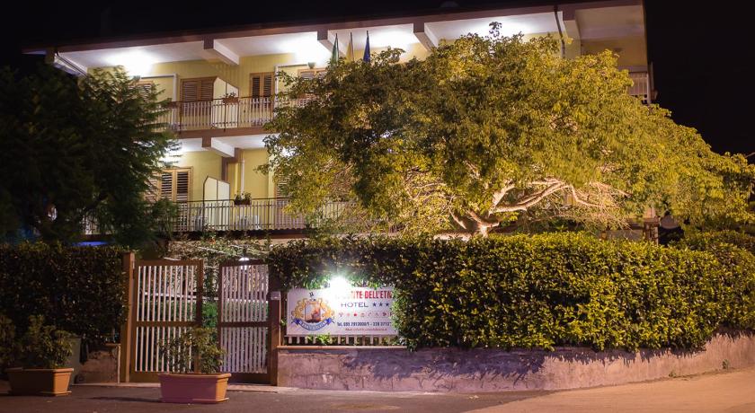 Hotel Il Conte Dell'Etna photo